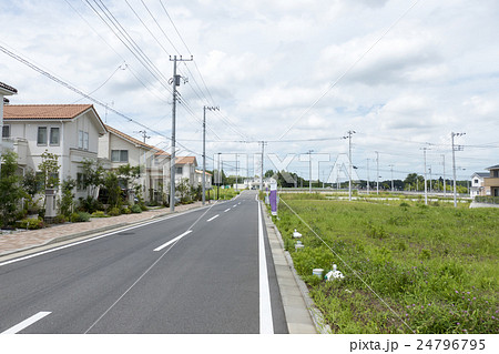 住宅　分譲住宅　宅地造成　完成済みと土地売り 24796795