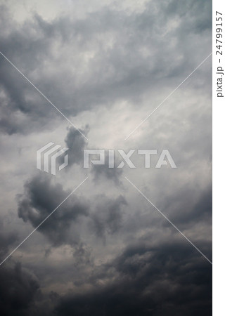 暗雲 雨雲 暗雲 雨雲 24799157