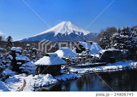 忍野八海から見た富士山 忍野八海から見た富士山 24806745