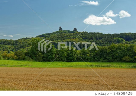 Ruins of medieval gothic castle Trosky Ruins of medieval gothic castle Trosky 24809429
