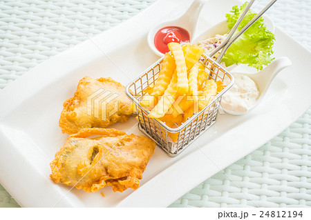 Fish and chip 24812194