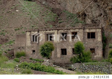 abandoned house in stok kangri valley abandoned house in stok kangri valley 24814336
