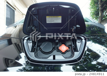 電気自動車 24814911