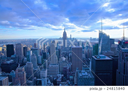 ニューヨークのビル群 屋上からの景色 の写真素材