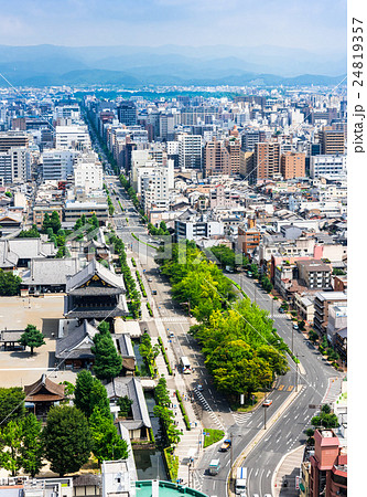 烏丸通と京都の町並み 24819357