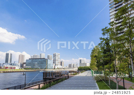 東京ベイエリア 豊洲の湾岸都市風景 東京ベイエリア 豊洲の湾岸都市風景 24851925