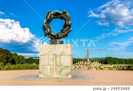 Wheel of Life sculpture in Frogner Park - Oslo Wheel of Life sculpture in Frogner Park - Oslo 24853689