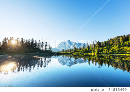 Picture lake 24856440
