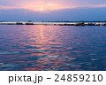 ガンジス川の朝焼け 24859210