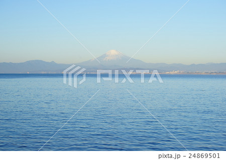 元旦　江の島からの富士山 24869501