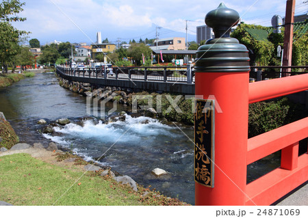橋 和 浅間大社 湧玉池 橋 和 浅間大社 湧玉池 24871069