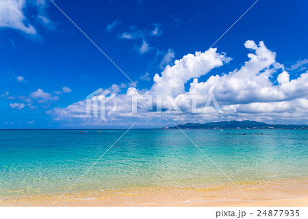 ビーチ 海 風景 沖縄 の写真素材