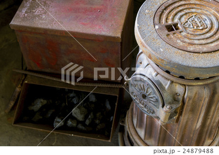 旧幌内線　唐松駅の石炭ストーブ 24879488