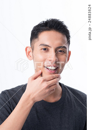 若い男性 24883624