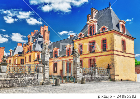 Suburban Residence of the France Kings Suburban Residence of the France Kings 24885582