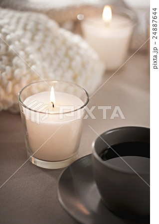 ゆったり　読書　ティータイム 24887644