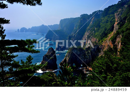 東北・三陸河岸・北山崎・第二展望台より・美しい海岸線の眺め（４） 24889459