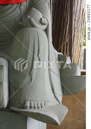 信州の文化財　名工　守屋貞治の石仏　か羅陀山地蔵大菩薩（箕輪町法界寺）　宝珠と蓮華座の御足　縦 24893277