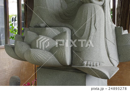 信州の文化財　名工　守屋貞治の石仏　か羅陀山地蔵大菩薩（箕輪町法界寺）　蓮華座と御足　横 24893278