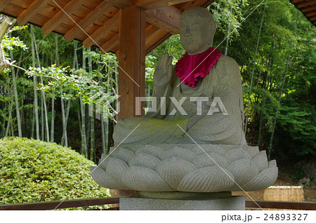 信州の文化財 名工 守屋貞治の石仏 延命地蔵大菩薩(箕輪町長松寺) 右俯瞰横 信州の文化財 名工 守屋貞治の石仏 延命地蔵大菩薩(箕輪町長松寺) 右俯瞰横 24893327