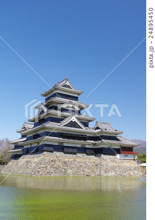 信州 松本 国宝松本城 戦国時代に建てられた本物の城 別称「烏城」 信州 松本 国宝松本城 戦国時代に建てられた本物の城 別称「烏城」 24895450