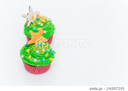 Christmas tree cupcakes 24897291