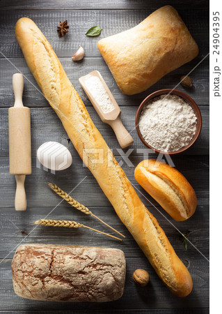 bread and bakery products 24904395