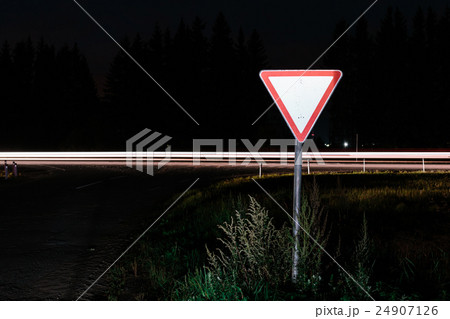 Road sign give way 24907126