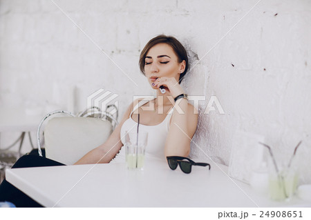 girl with the electronic cigarette 24908651