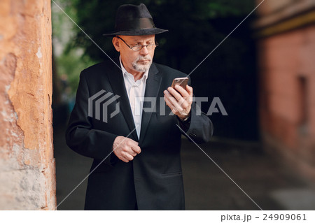 old man in field old man in field 24909061
