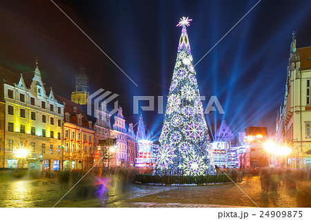 Light laser show on Market Square, Wroclaw, Poland Light laser show on Market Square, Wroclaw, Poland 24909875