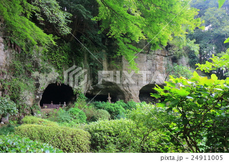 報国寺　横穴式の墳墓 24911005
