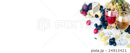 red and white wine in glasses on the table red and white wine in glasses on the table 24913421
