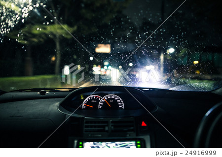車の運転 夜 車の運転 夜 24916999