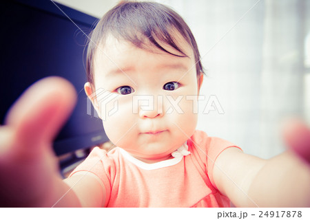 かわいい赤ちゃん 日本人の写真素材