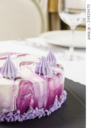 tasty cake with meringues 24920470