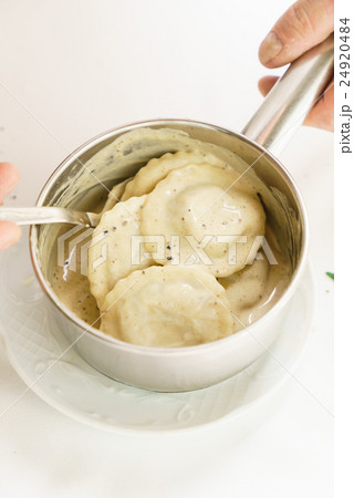 ravioli with mushrooms ravioli with mushrooms 24920484