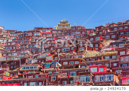 Top view monastery at Larung gar Top view monastery at Larung gar 24924170