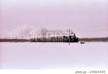 昭和45年　五能線8620型蒸気機関車　混合列車 24924385