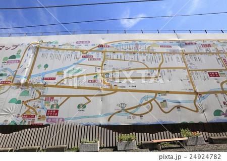 みなかみ町・巨大な観光案内看板 24924782