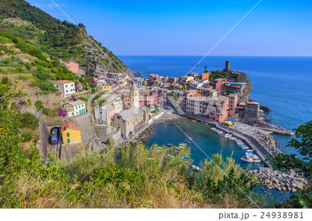 Vernazza village, Cinque Terre, Italy 24938981