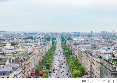 フランス パリの町並み シャンゼリゼ通りの写真素材 [24941613] - PIXTA