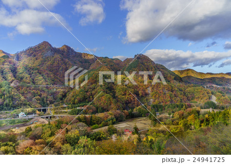 秋の八ッ場ダム予定地の風景 秋の八ッ場ダム予定地の風景 24941725