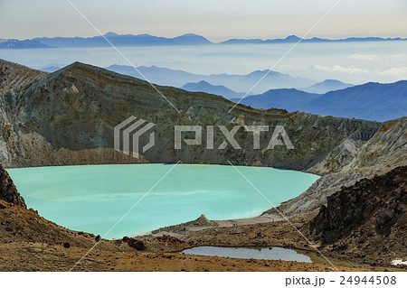 白根山　湯釜 24944508