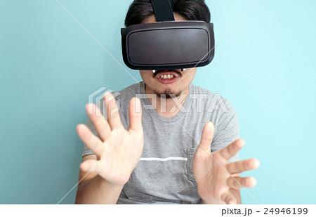 VR、男性 24946199