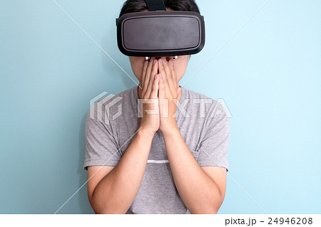 VR、男性 24946208
