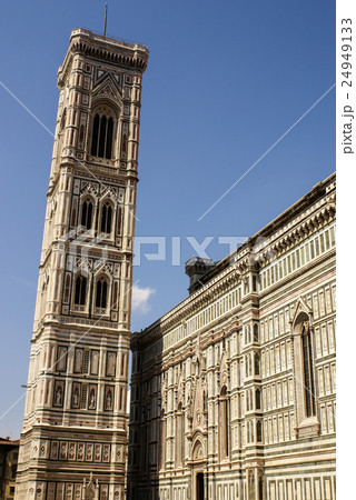 Bell tower and dome of the cathedral of Florenc 24949133
