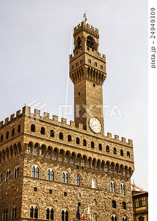 The clock tower of Palazzo Vecchio in Signoria 24949309