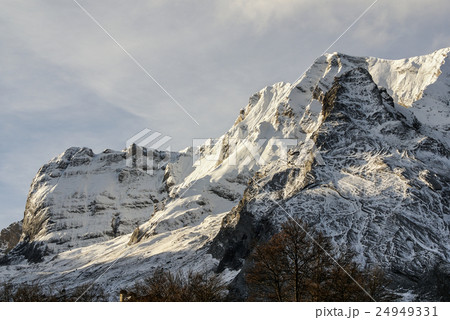 Snowy mountains and rocks at Gourette  24949331