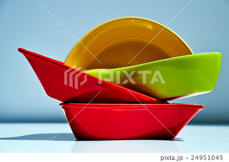 Set of multicolored ceramic dishes 24951045